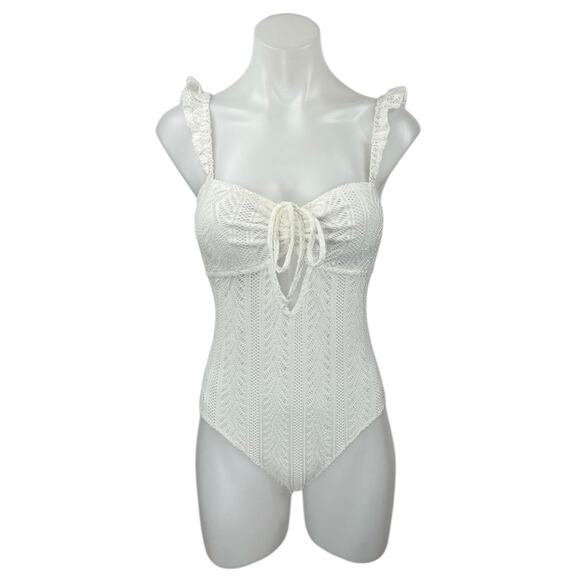 Blue Blush White Crochet Knit Sleeveless Cutout Camisole Bodysuit Tank Top Sz M - Picture 1 of 4